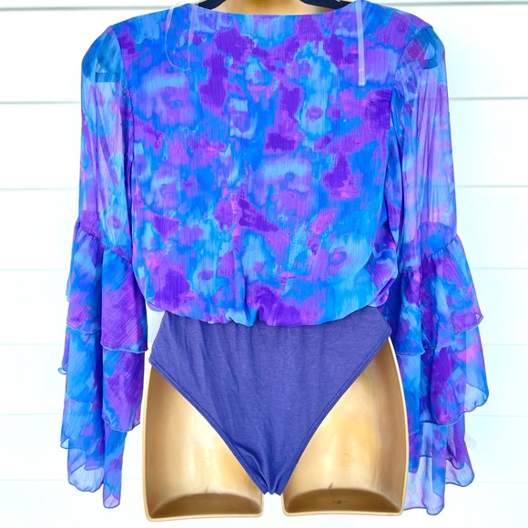 Watercolor Bell Sleeve Bodysuit - Picture 2 of 3